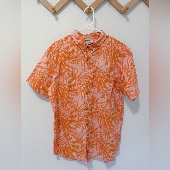 Columbia | Men’s Tropical Short Sleeve Button Down Shirt - Picture 3 of 5
